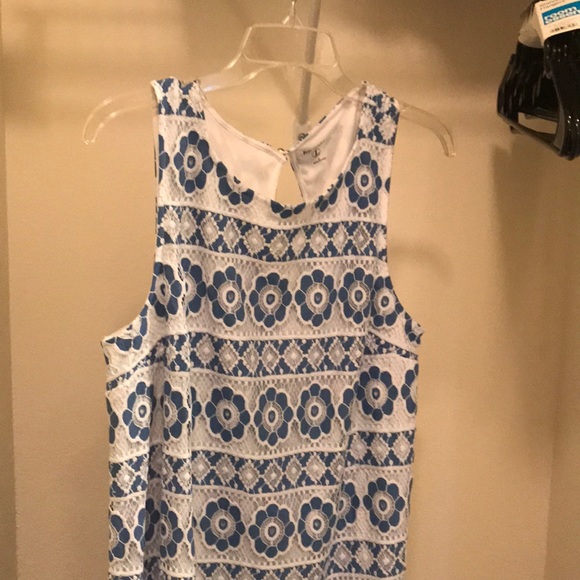 Kensie Dresses & Skirts - Kensie white n blue dresss
